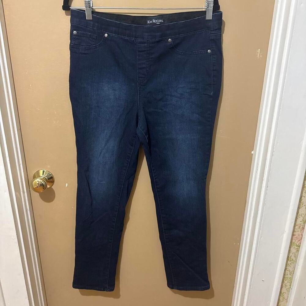 Dark wash skinny jeans